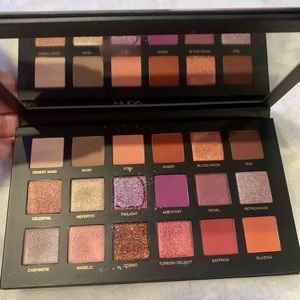 NIB Huda Beauty Desert Dusk Eyeshadow Palette